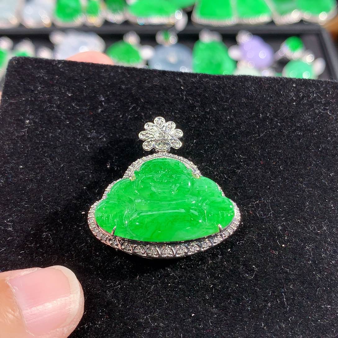 翡翠18K金镶嵌颈饰