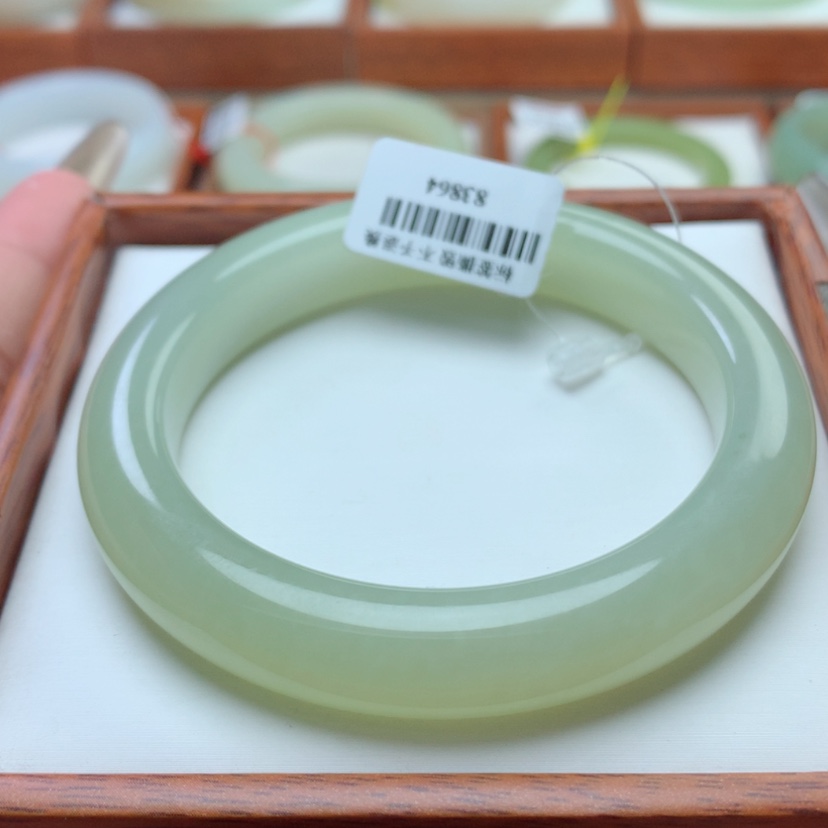 【闪购商品】和田玉手镯未镶嵌P**i58