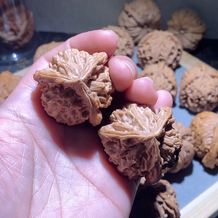 仙***儿文玩核桃吊坠盘山三棱38