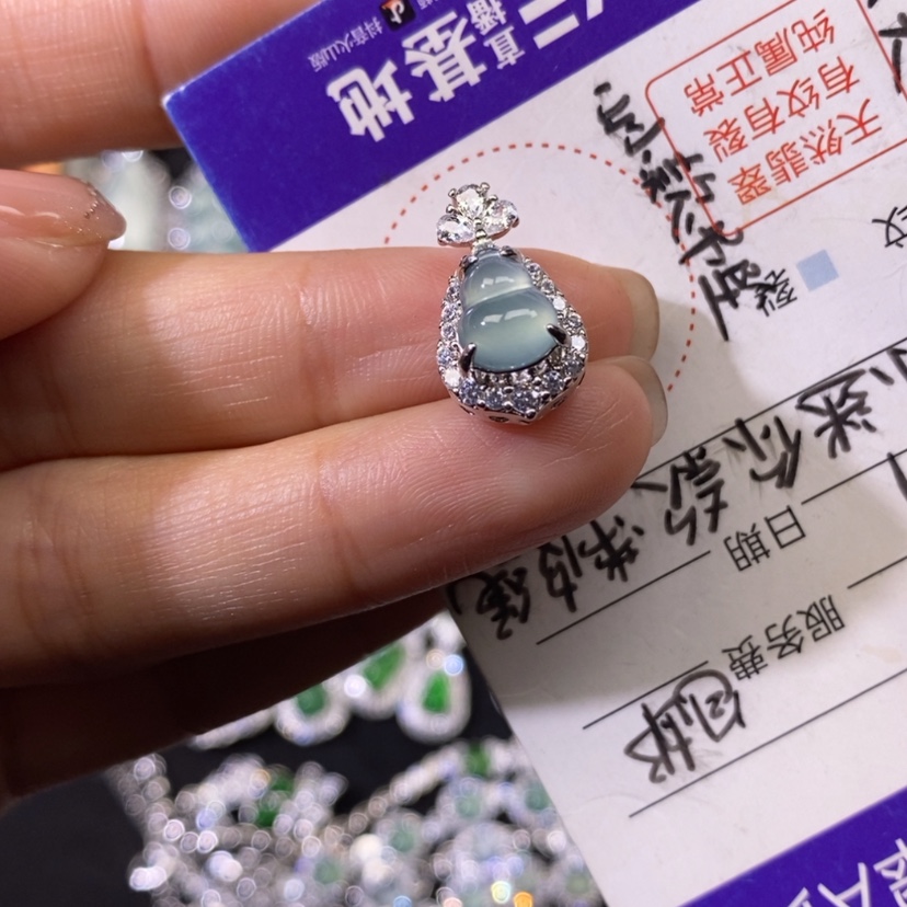 【闪购商品】翡翠颈饰未镶嵌天然