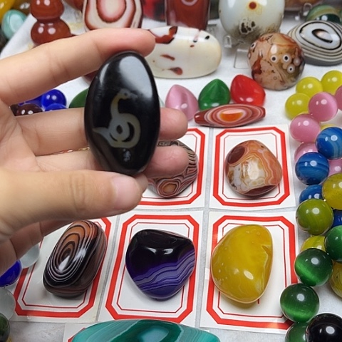 玛瑙/玉髓颈饰未镶嵌