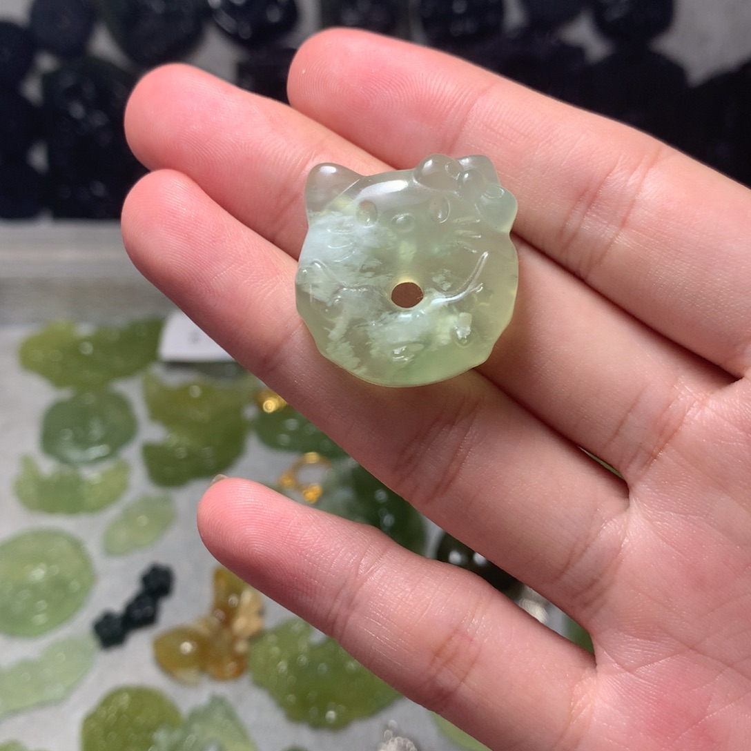 合金蛇纹石玉颈饰