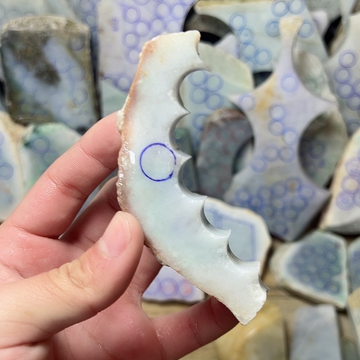 翡翠颈饰未镶嵌纯天然缅甸翡翠