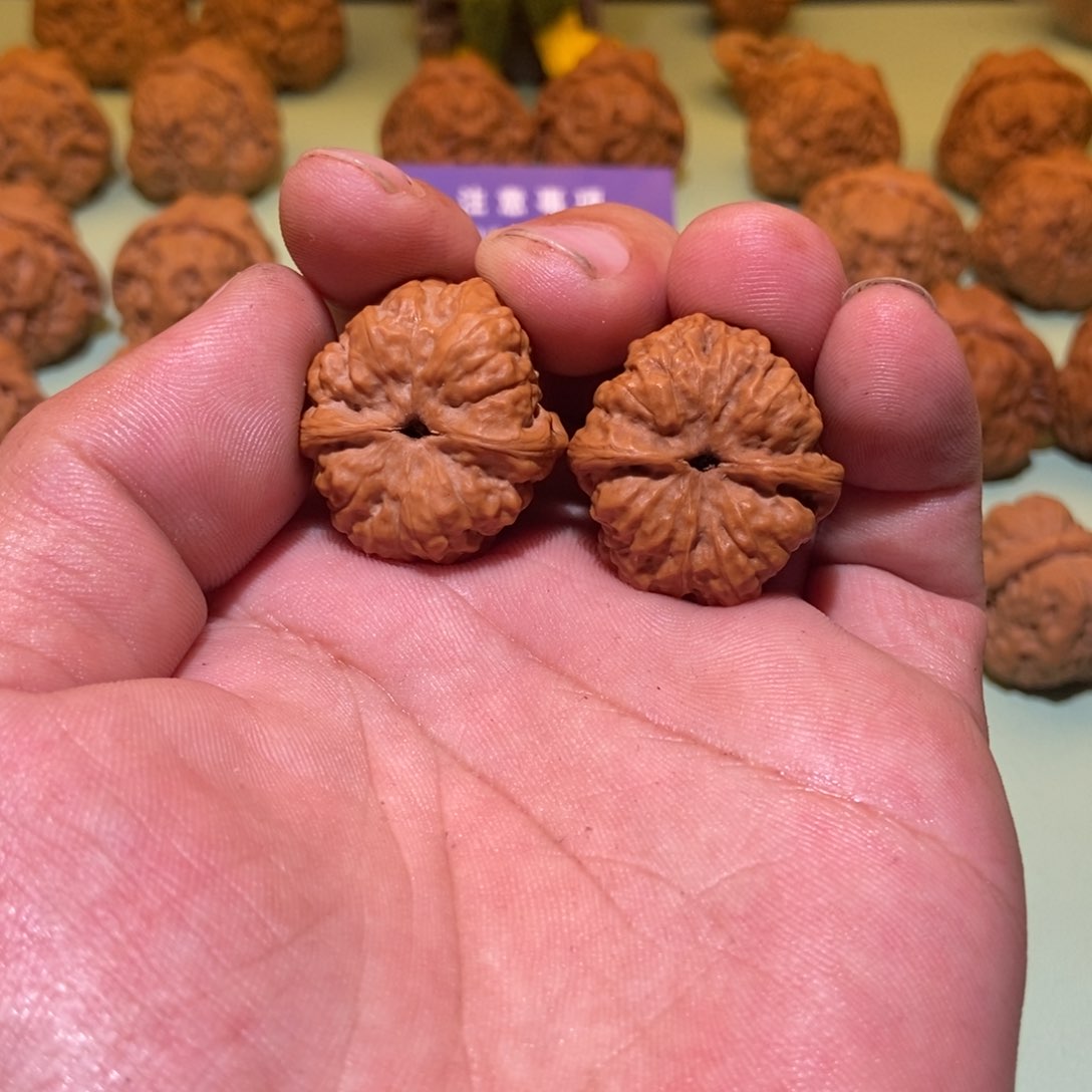 文玩核桃吊坠金*蛤蟆头28一对