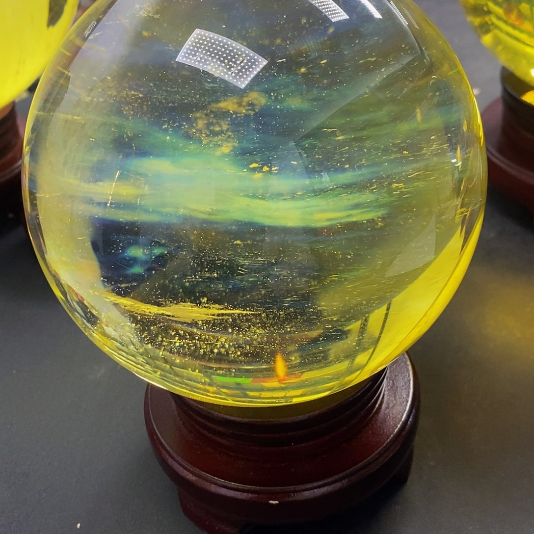 张***芳石材12厘米黄水摆件