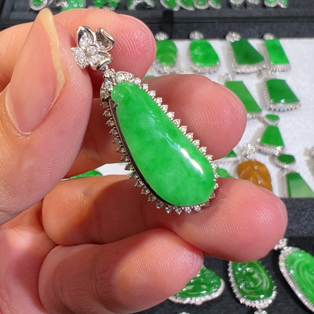 【闪购商品】翡翠吊坠(不含链)18K金镶嵌涵**麻