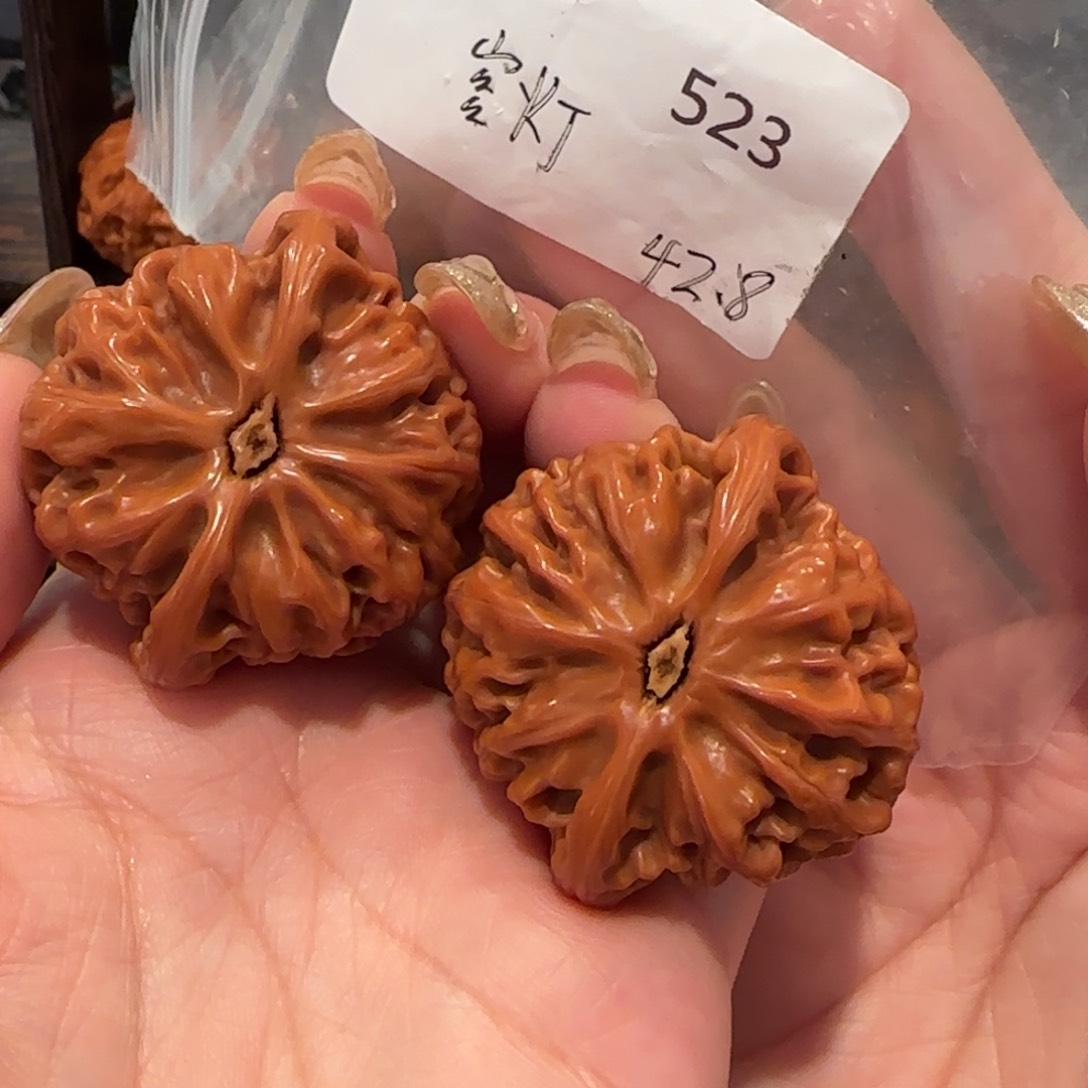 桃核吊坠大****o宫灯42精品
