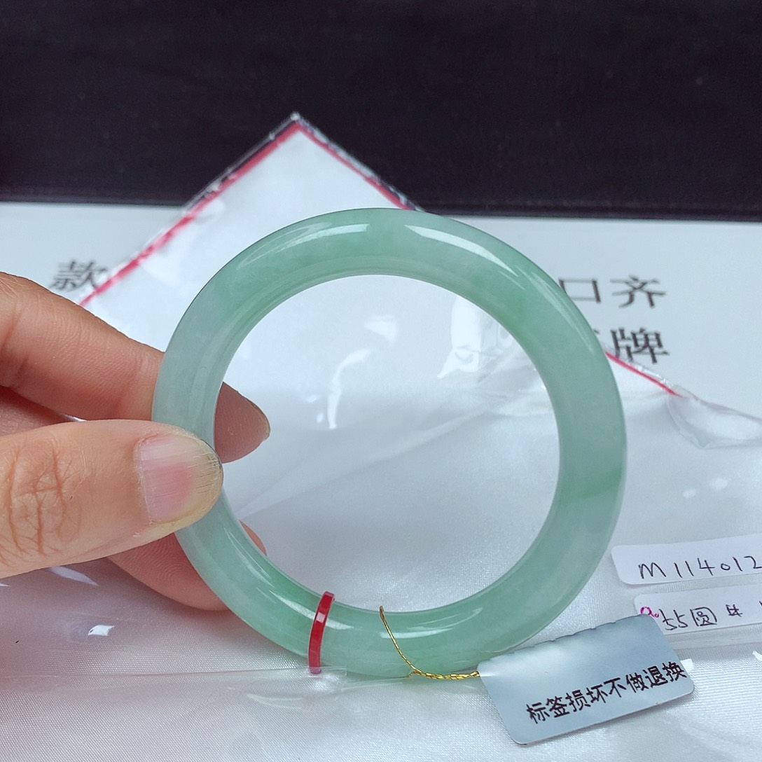 翡翠手镯未镶嵌55圈4012