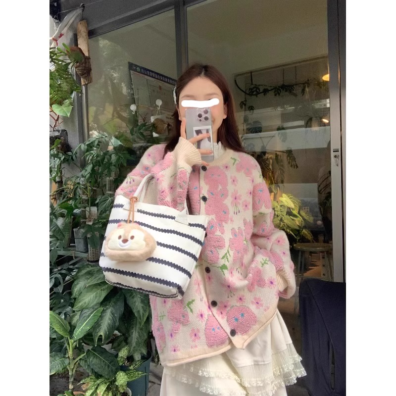 大码胖MM高级感花朵粉色针织开衫外套女春秋甜美宽松气质软糯毛衣