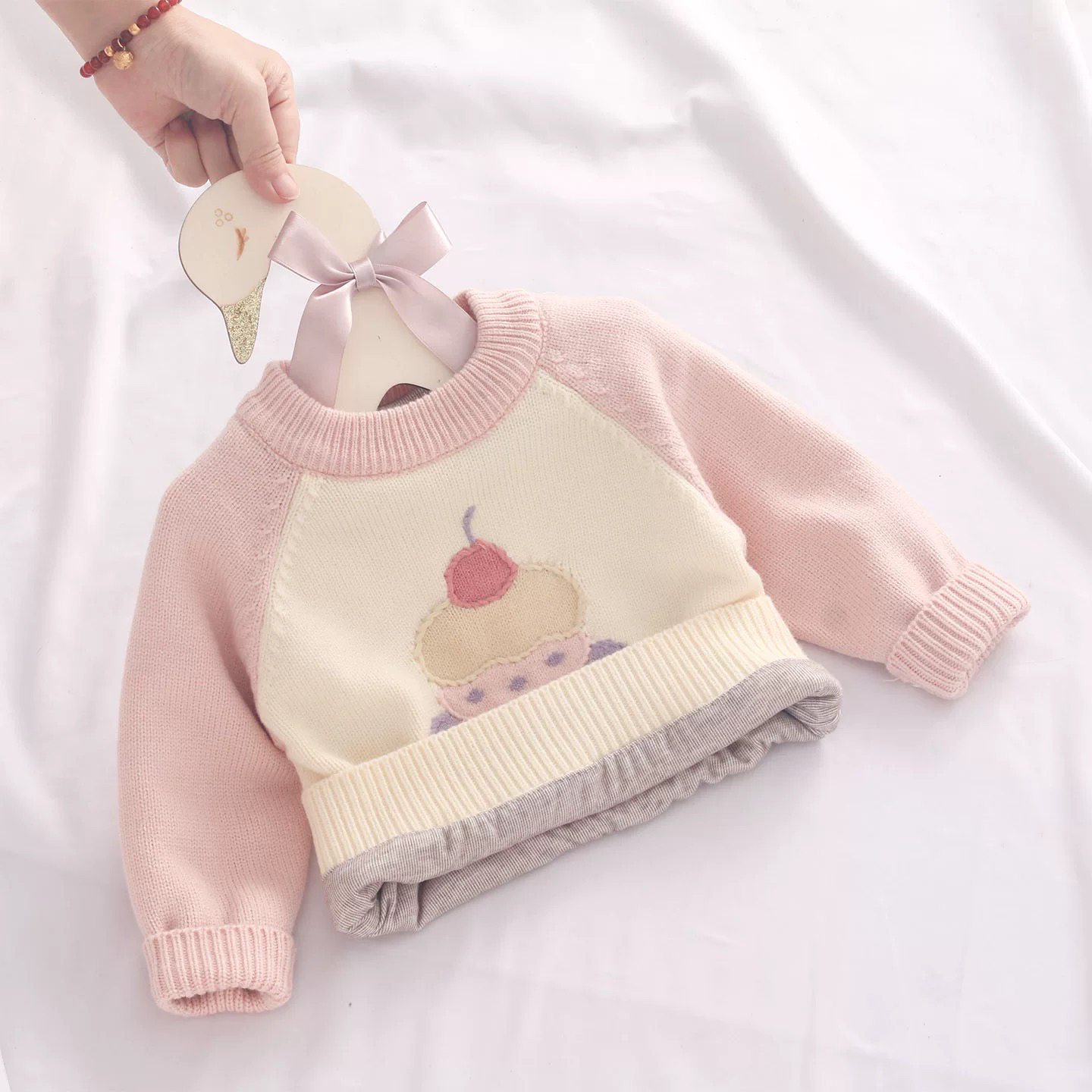 女童毛衣加绒加厚宝宝圆领针织衫婴儿套头打底衫公主洋气保暖冬装