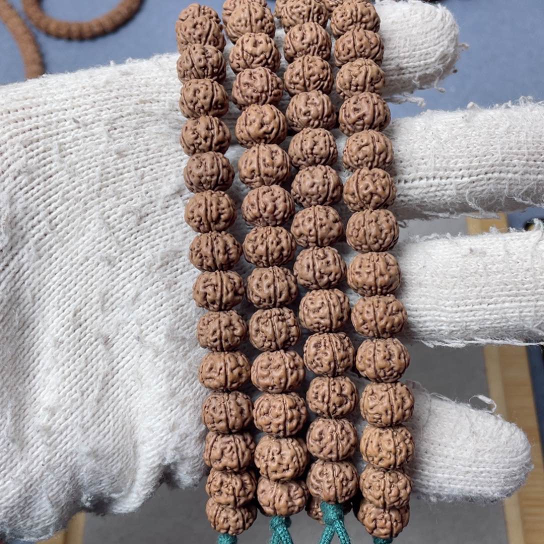 金刚菩提吊坠原生态纯血勿里达老树王