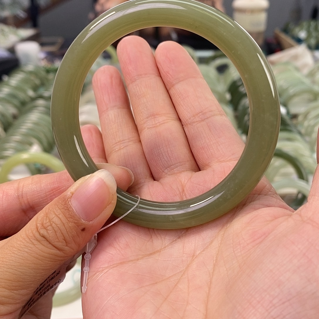 和田玉和田玉手镯57未镶嵌