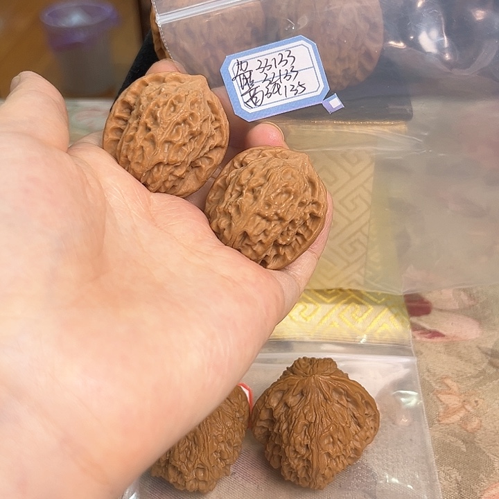 文玩核桃把件非嫁接北京