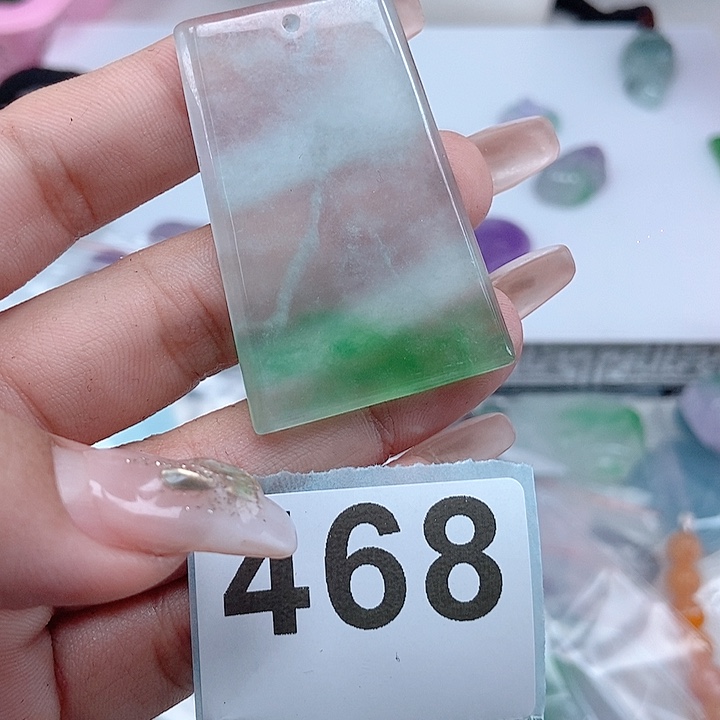 翡翠颈饰未镶嵌黄****3吊坠