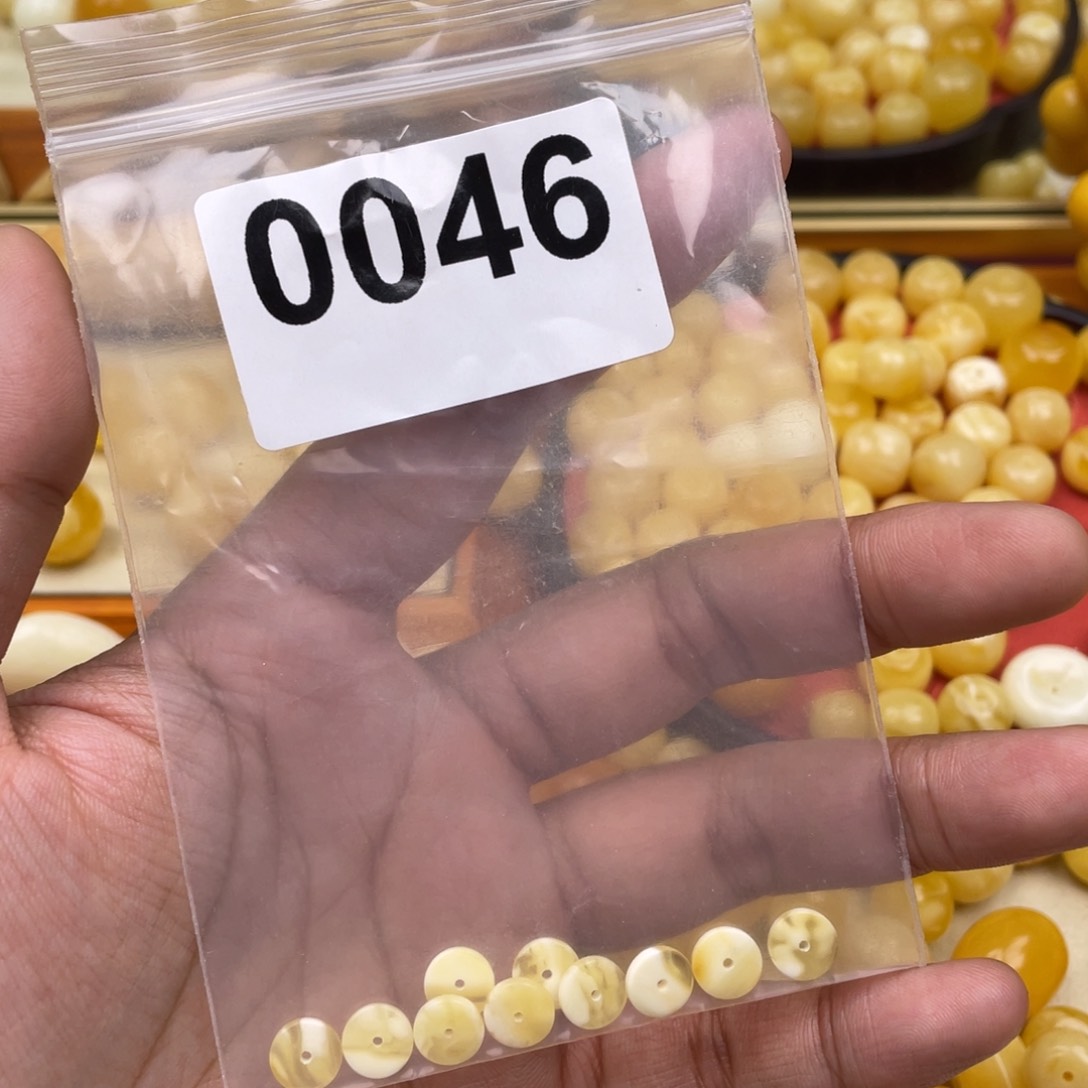 琥珀珠宝奇石未镶嵌嘴****?