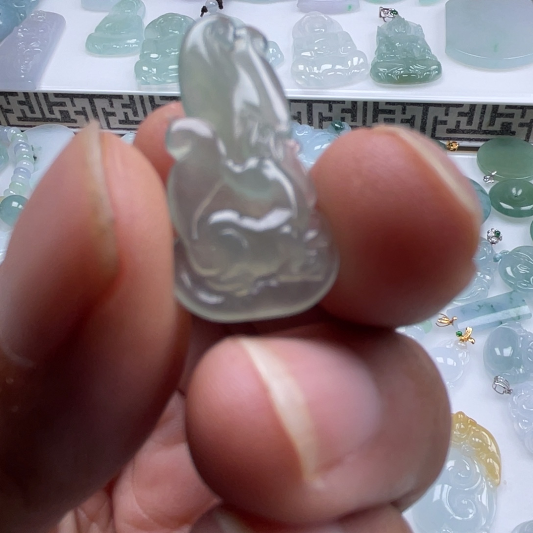 翡翠未镶嵌颈饰翡翠高冰九尾狐