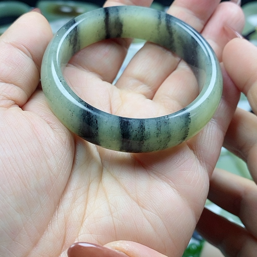 【闪购商品】和田玉手镯未镶嵌