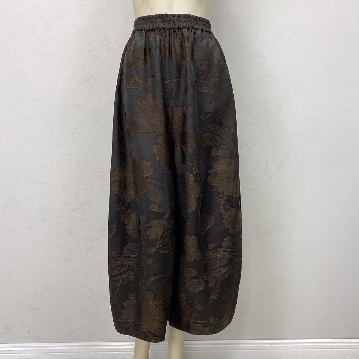 【林典家】1062新款时尚优雅香云纱缎面提花花苞裤