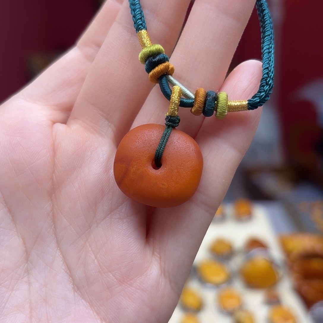 琥珀裸石未镶嵌18手绳