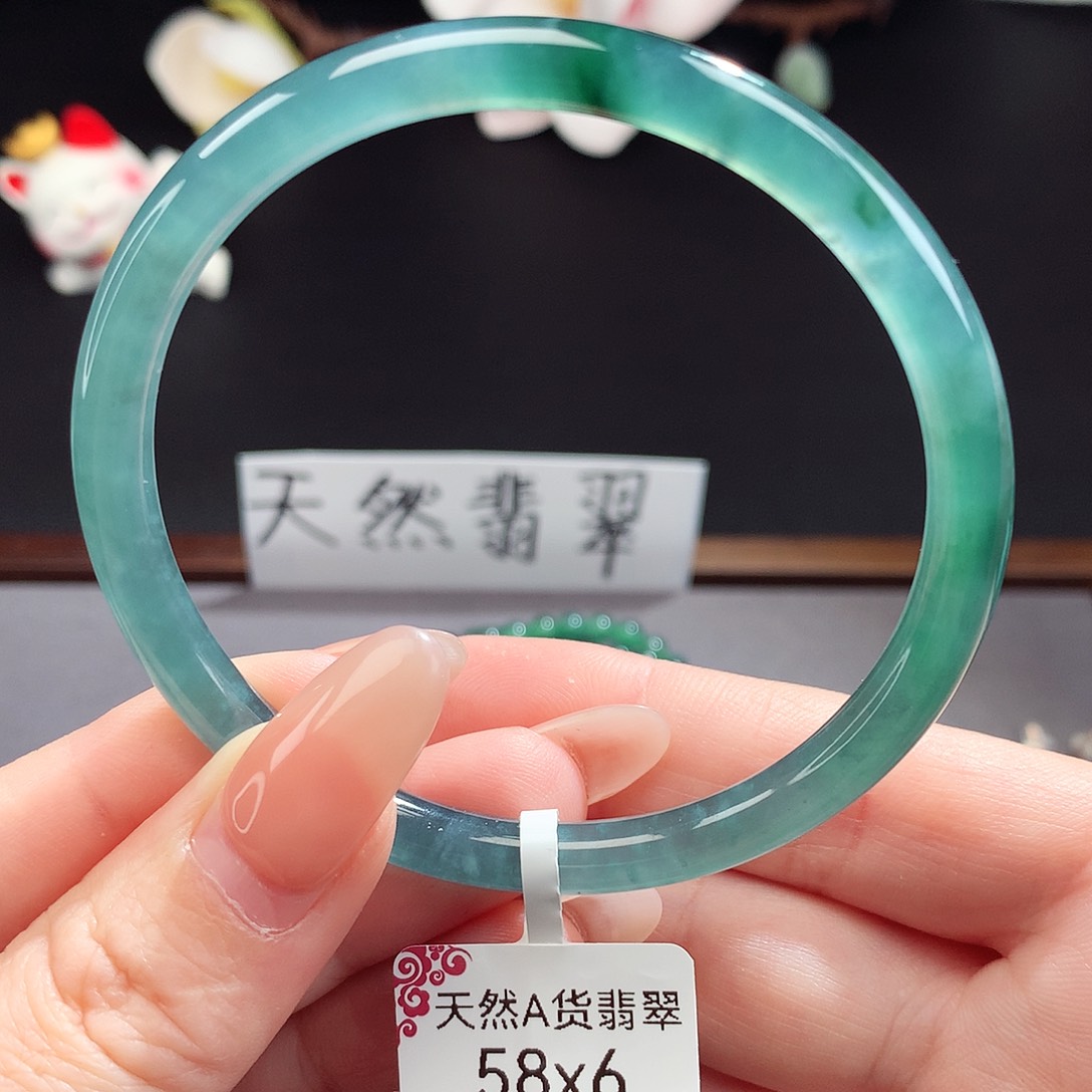 翡翠手镯（圆镯）未镶嵌咖*