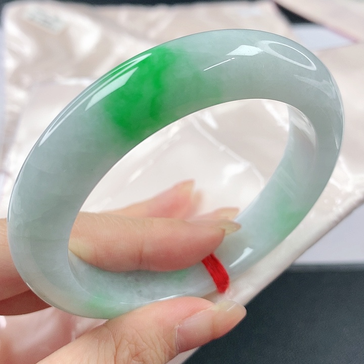 未镶嵌手镯翡翠，832