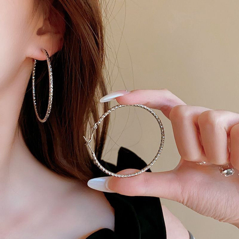 铜合金耳饰 简约素圈耳环夸张耳圈冷淡风耳钉女小众设计感耳饰