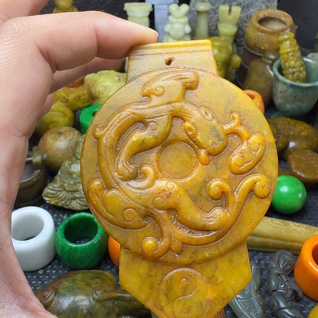 白玉菩提吊坠。。。