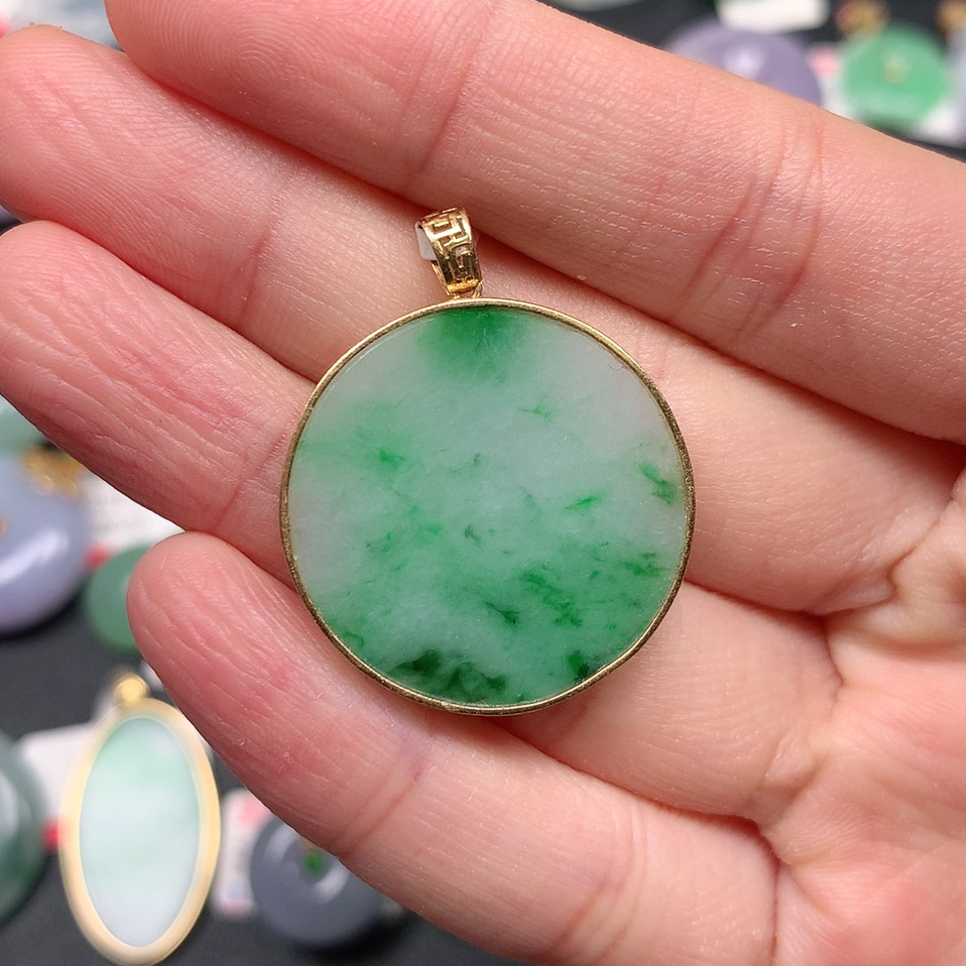 颈饰18K金镶嵌翡翠翡翠吊坠