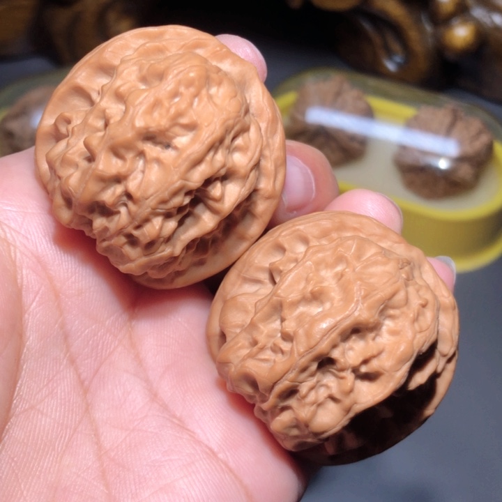 文玩核桃把件39.5磐石