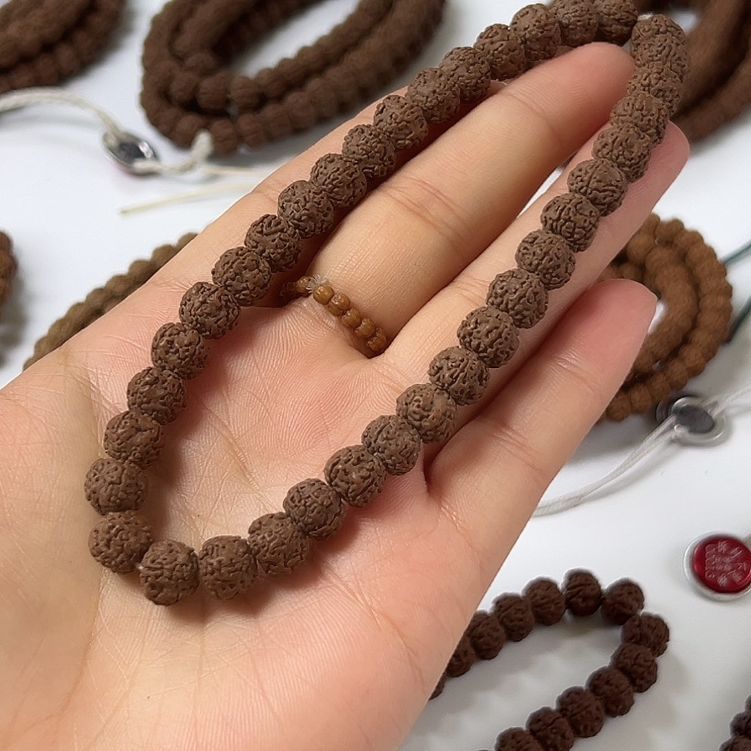 金刚菩提吊坠平细手串