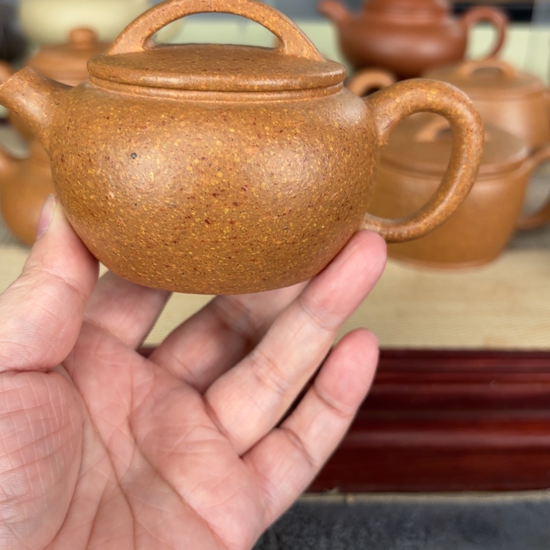 紫砂茶壶梨皮黄段玉瓦170