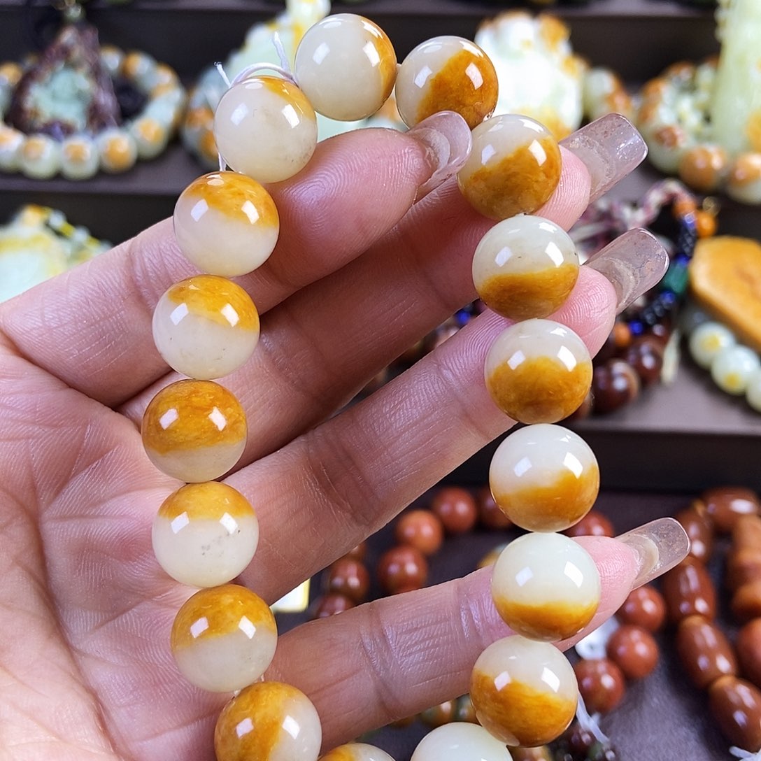 透闪石质玉未镶嵌手串