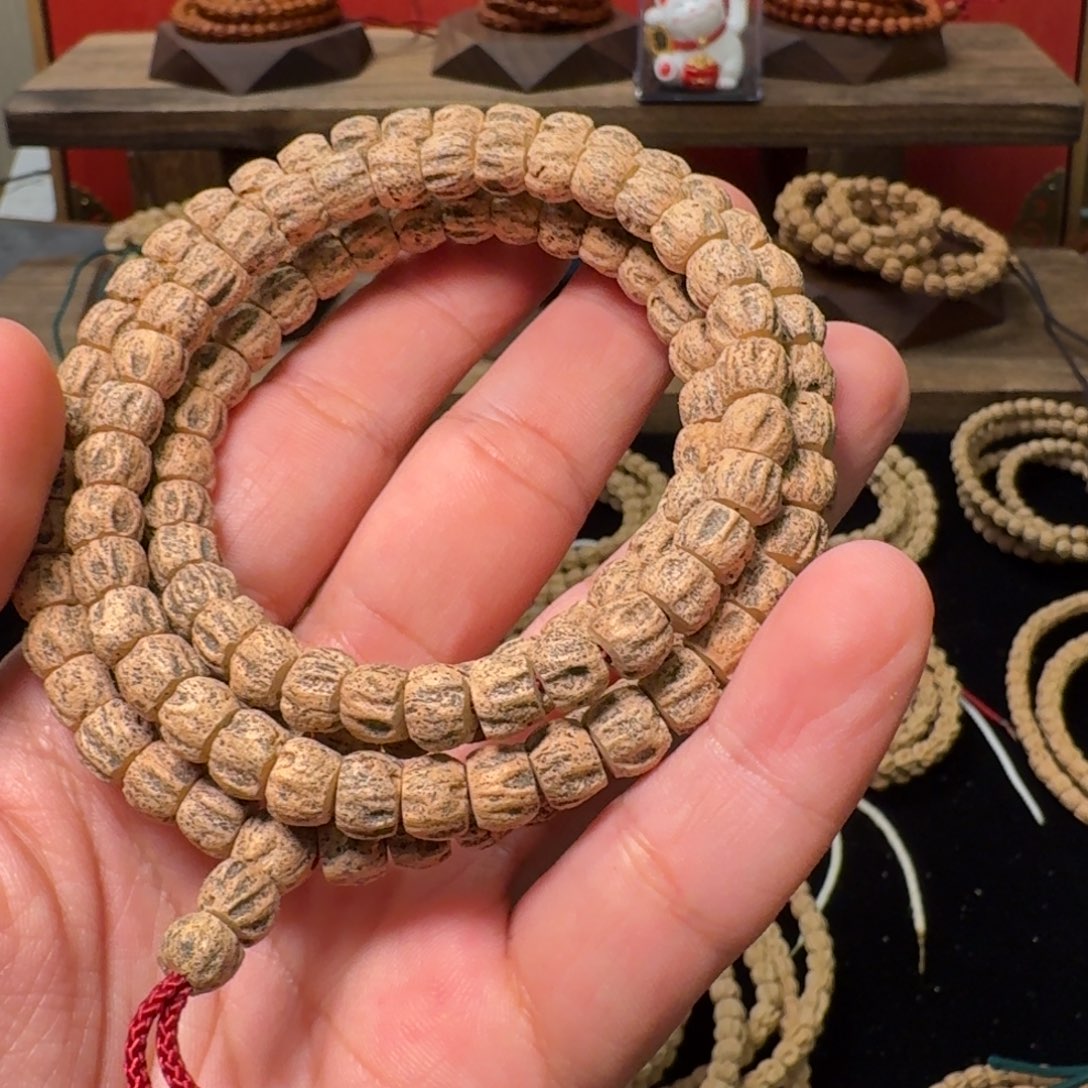 柏香籽/百香籽吊坠猪**.