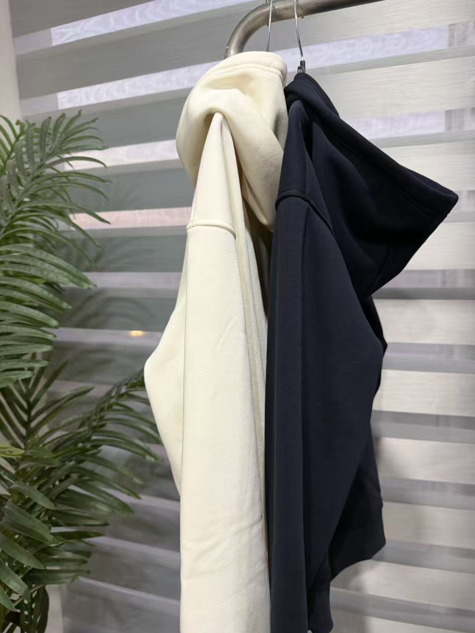 很感人的好！清爽感袭来双色连帽卫衣