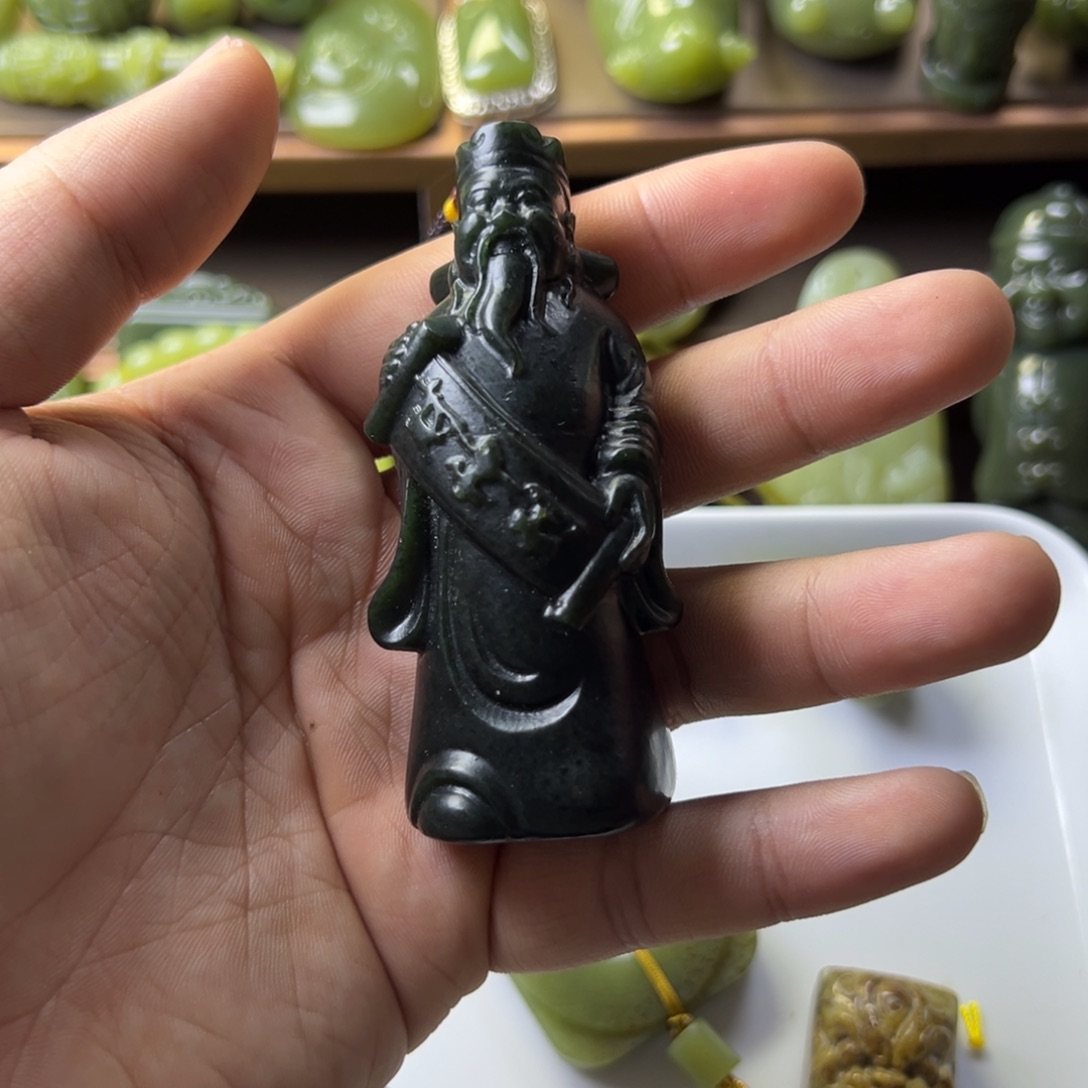 岫岩老玉（透闪石质玉）把件未镶嵌
