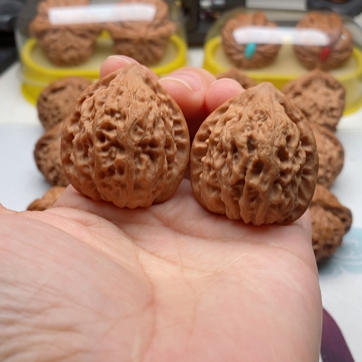 文玩核桃吊坠35金牛有磕