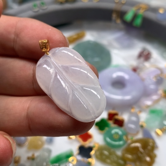 翡翠颈饰未镶嵌翡翠