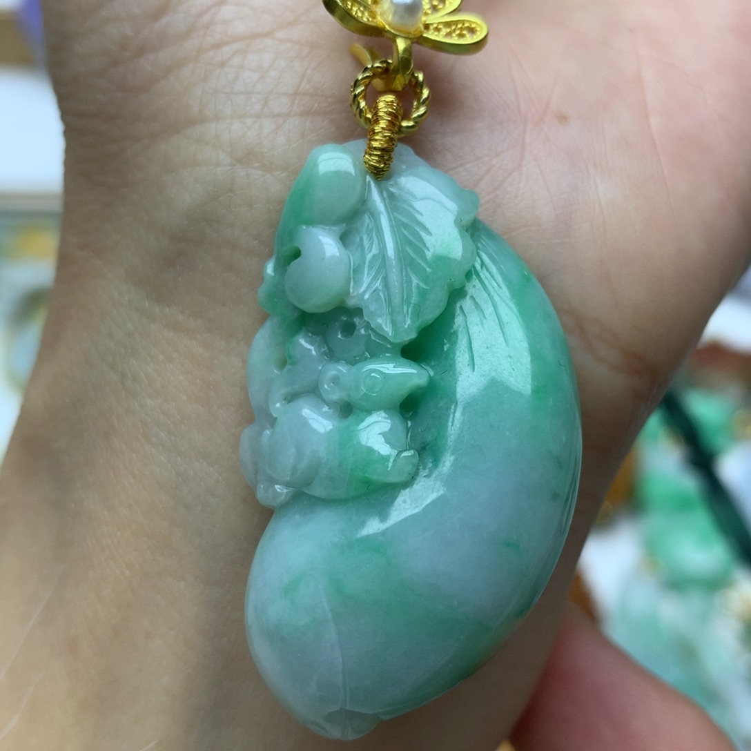 翡翠颈饰未镶嵌翡翠