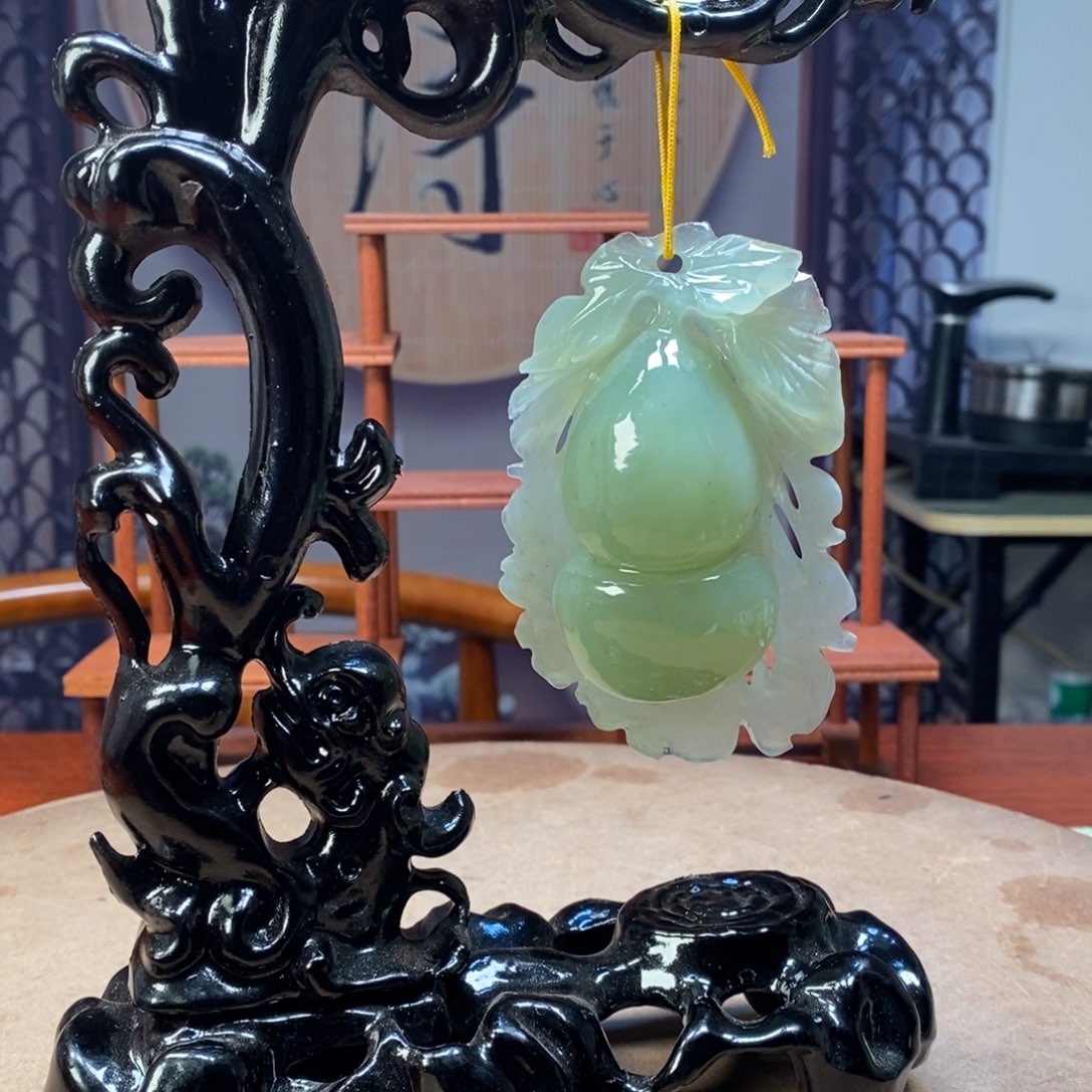 昵***喃玉岫岩精品葫芦摆件