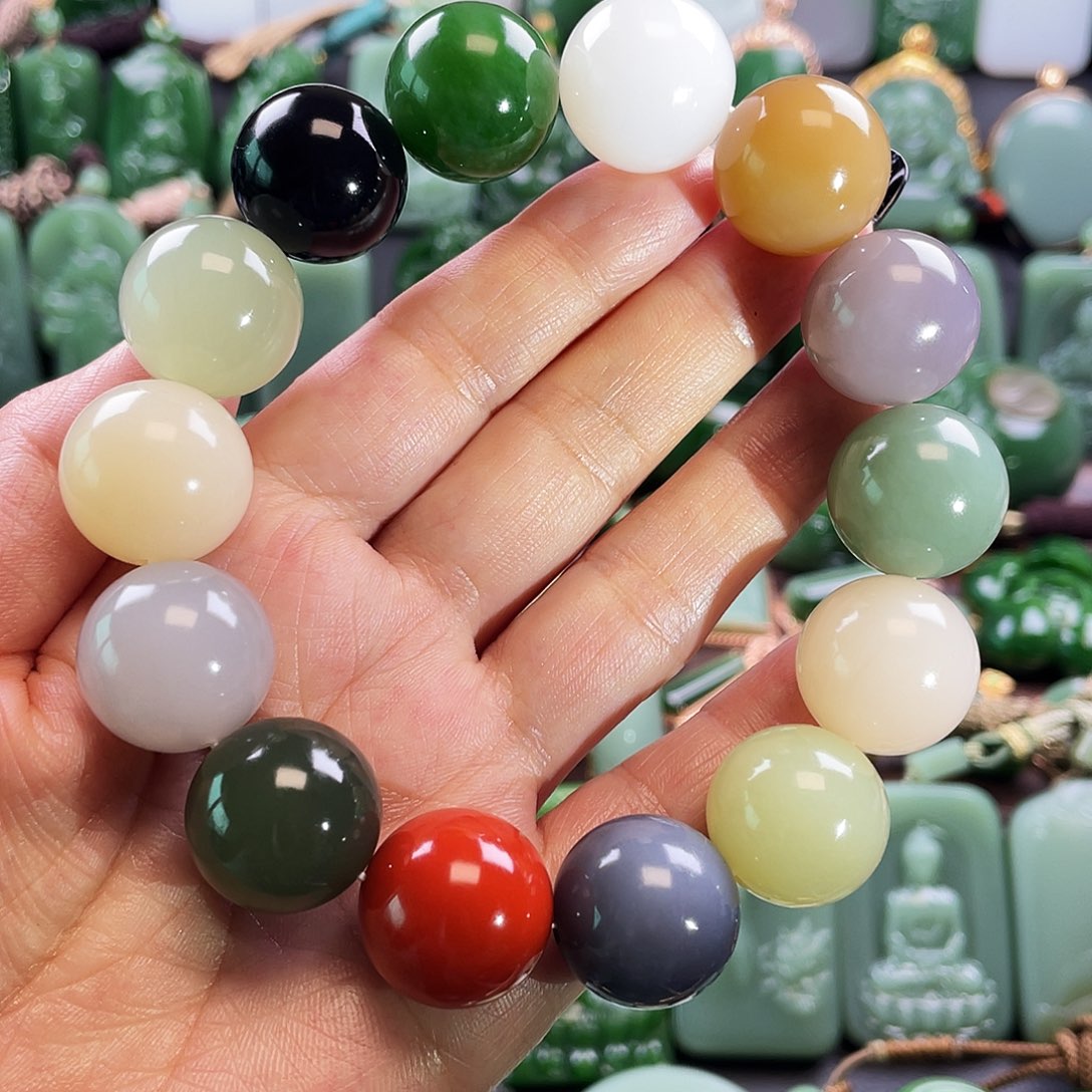 和田玉手串未镶嵌成*