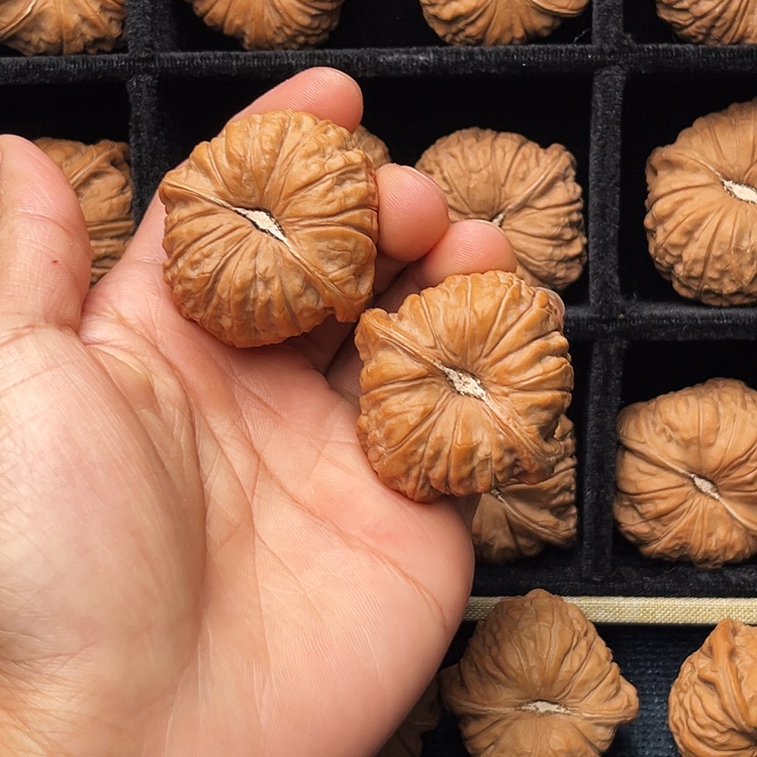 阳****文玩核桃吊坠15-1121  阳阳