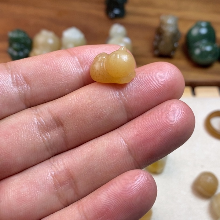 墨***璟和田玉未镶嵌颈饰