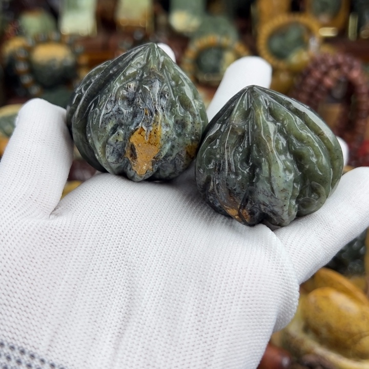 岫岩河磨玉（透闪石质玉）把件未镶嵌