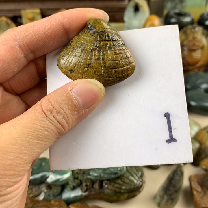 岫岩河磨玉（透闪石质玉）挂件未镶嵌