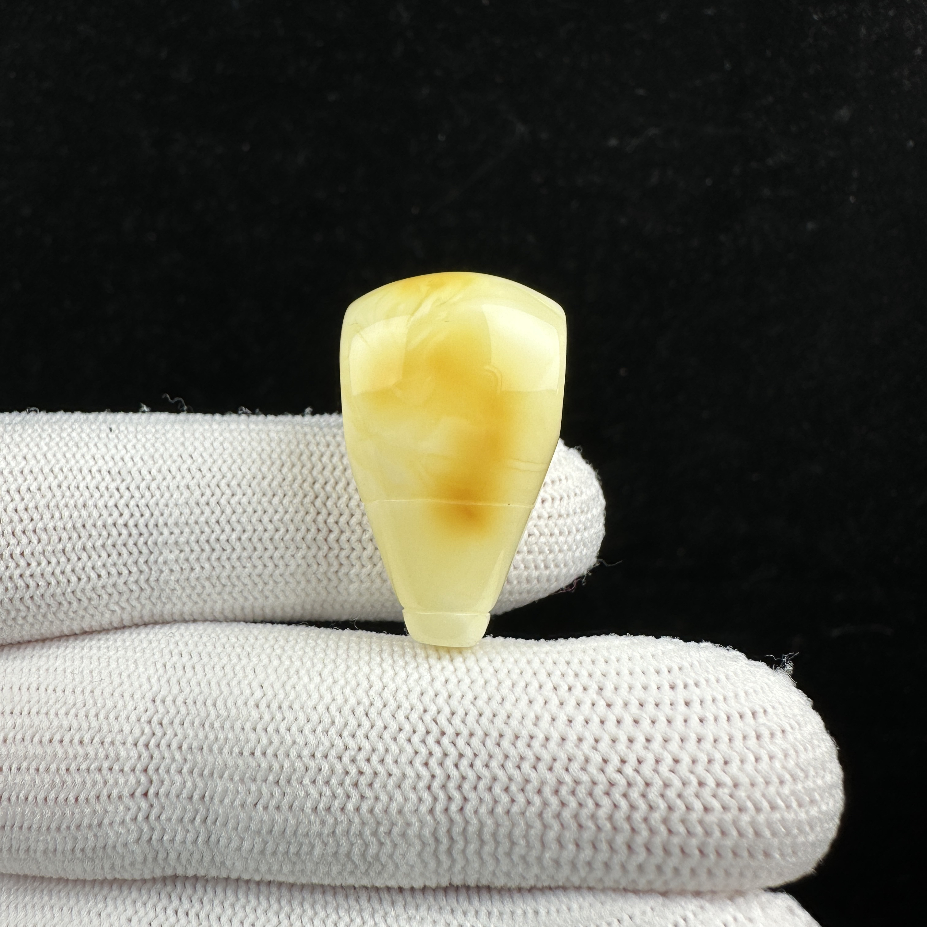 Z1915天然蜜蜡制品 俄料三通16.8x28.2mm3.6克抖音基地发货