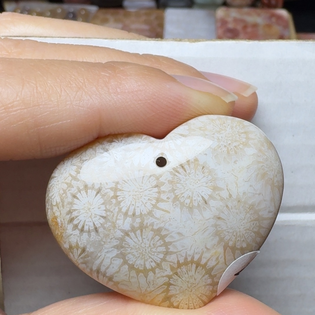 硅化玉爱心未镶嵌