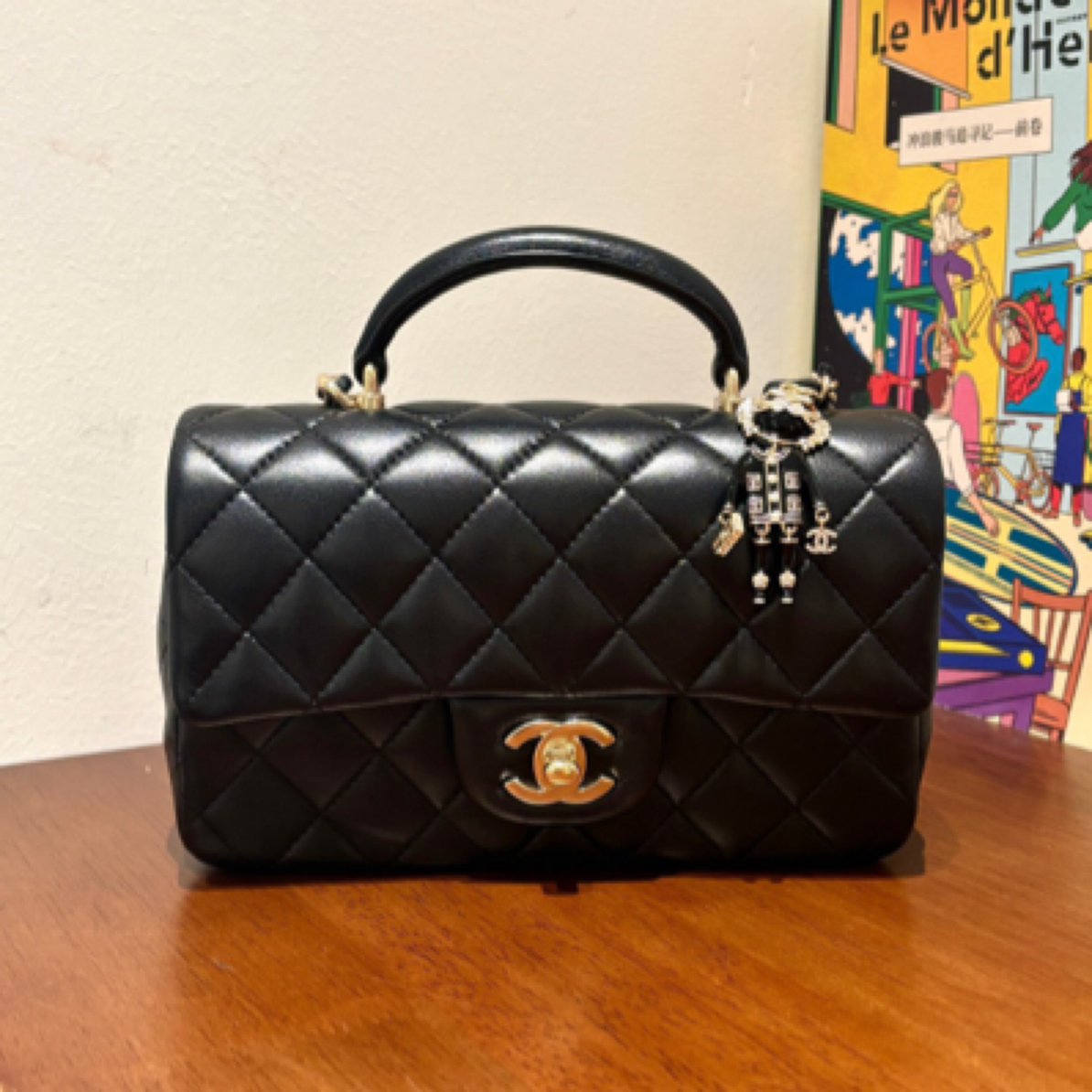 99新 Chanel/香奈儿 22P黑金羊皮小狮子吊坠手柄大mini 