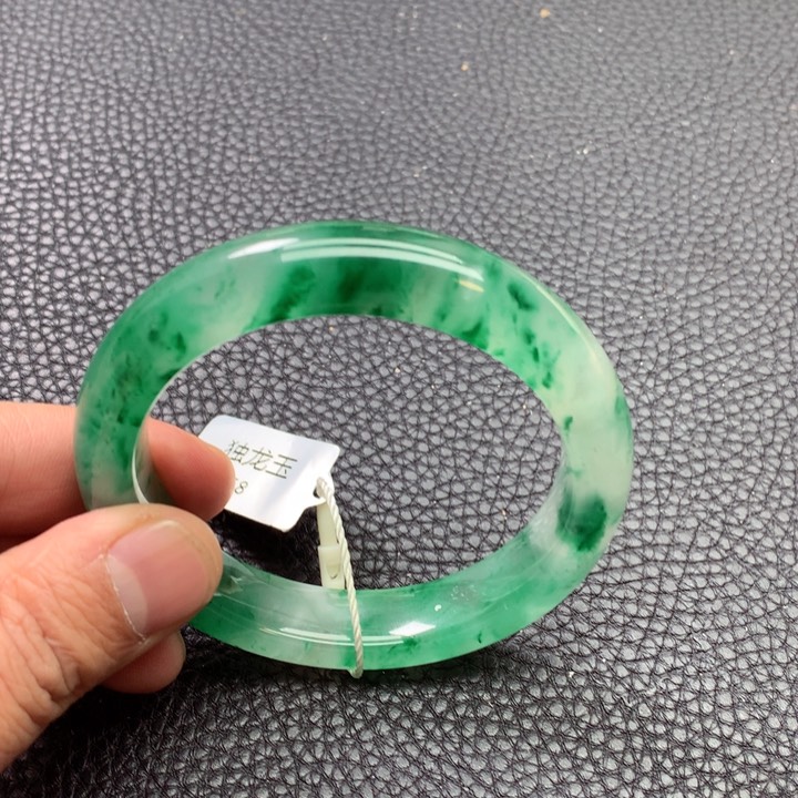 石英质玉手镯未镶嵌顺**然