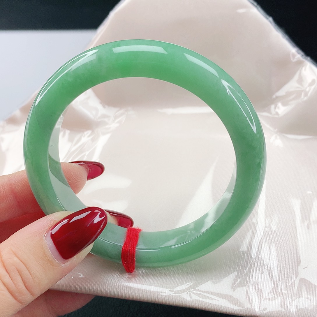 翡翠未镶嵌手镯翡翠122