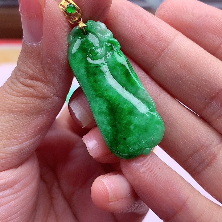 翡翠颈饰18K金镶嵌翡翠